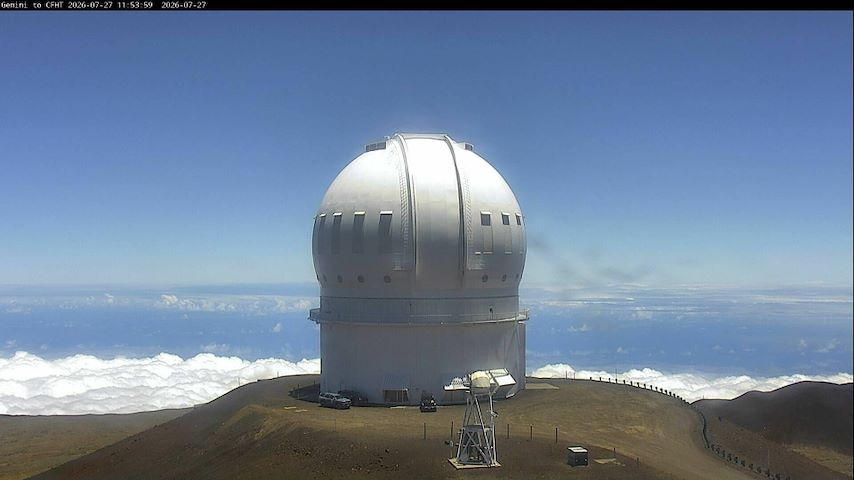Live camera feed from Canada-France-Hawaii Telescope - North in Hawaii