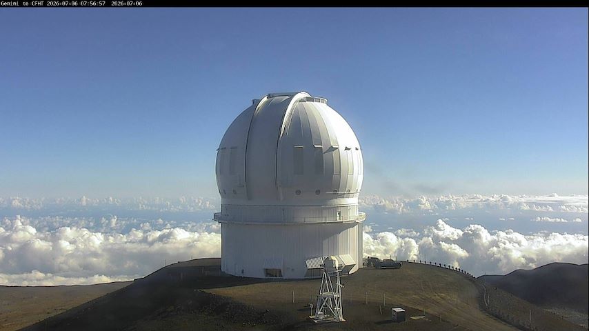 Live camera feed from Canada-France-Hawaii Telescope - North in Hawaii