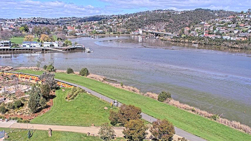Live camera feed from Tamar Estuary in Launceston, Tasmania