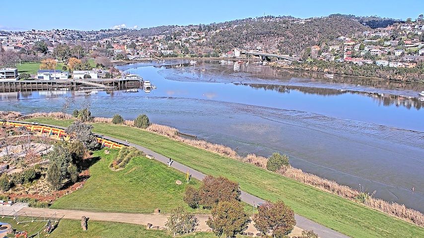 Live camera feed from Tamar Estuary in Launceston, Tasmania