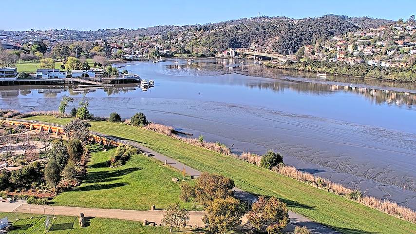 Live camera feed from Tamar Estuary in Launceston, Tasmania
