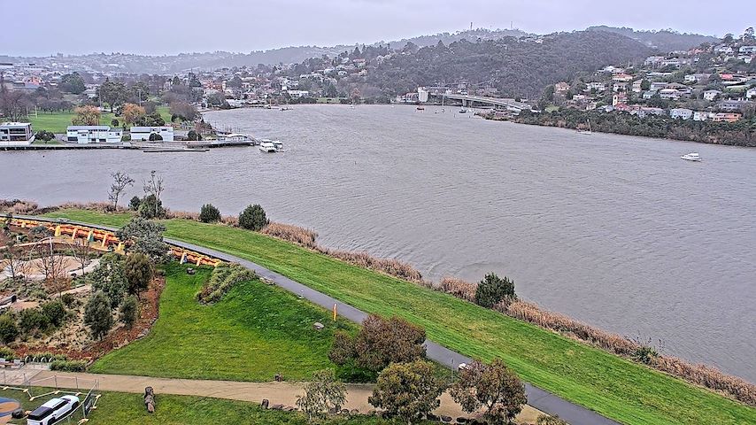 Tiešraides kameras kanāls no Tamar Estuary Launceston, Tasmania