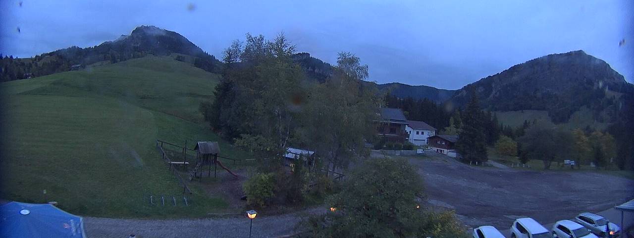 Live camera feed from Bergrestaurant Gfellen, Finsterwald in Finsterwald